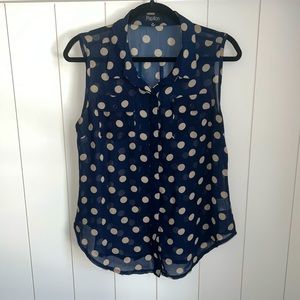 Papillon polka dot sleeveless blouse